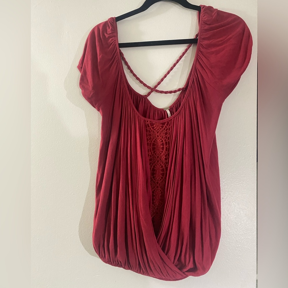Free People // Vintage Short-Sleeve Scoop Neck & Low Back Blouse (S - Red)